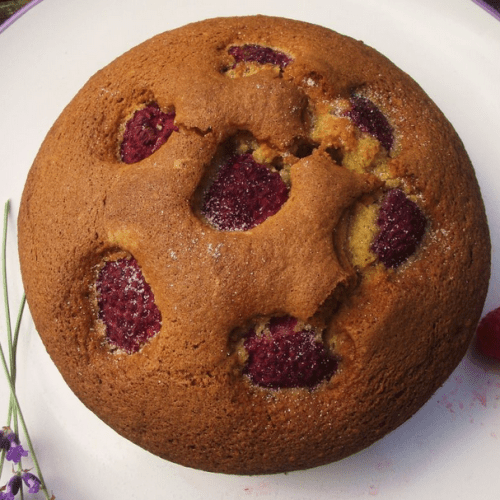 Easy and simple recipe for raspberry and muscat cake