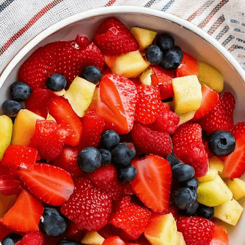 Berry fruit salad with apple chunks