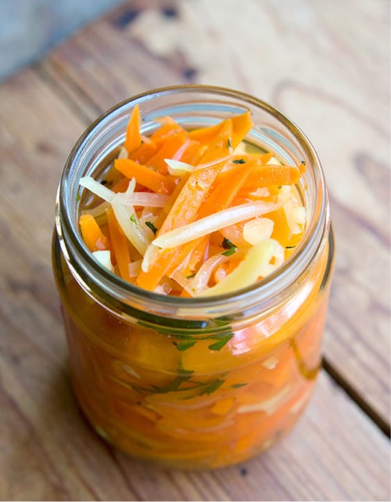 Easy ginger pickled carrots recipe