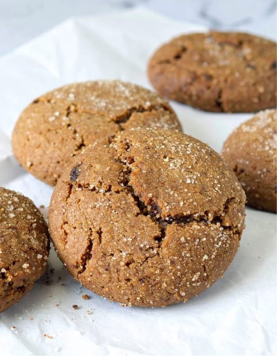 Easy spiced molasses cookies for cold days